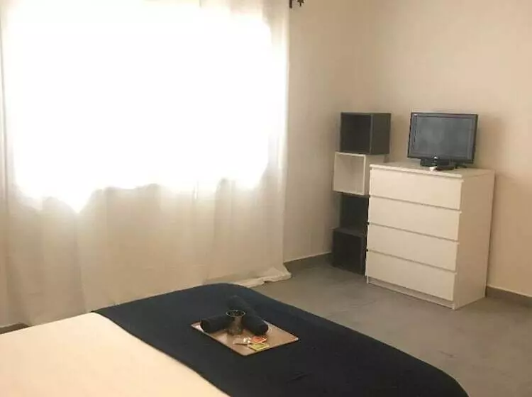 تختخواب و صبحانه La Villa M