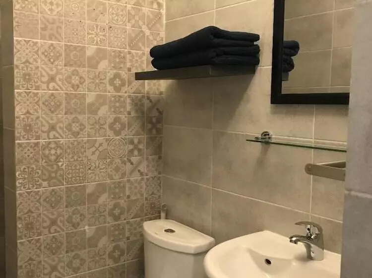 تختخواب و صبحانه La Villa M