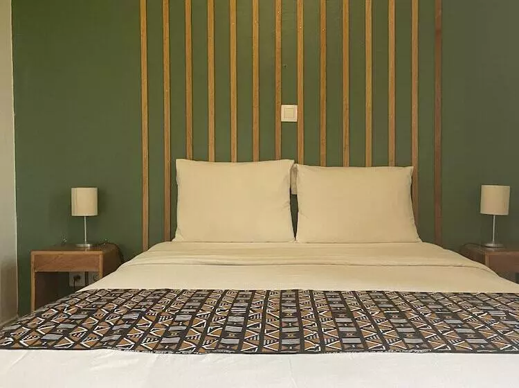 تختخواب و صبحانه La Villa M