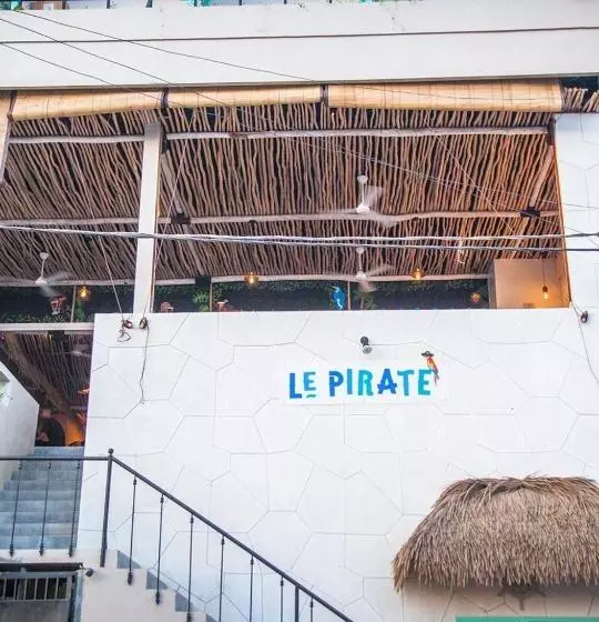 هتل Le Pirate   Labuan Bajo  Adults Only