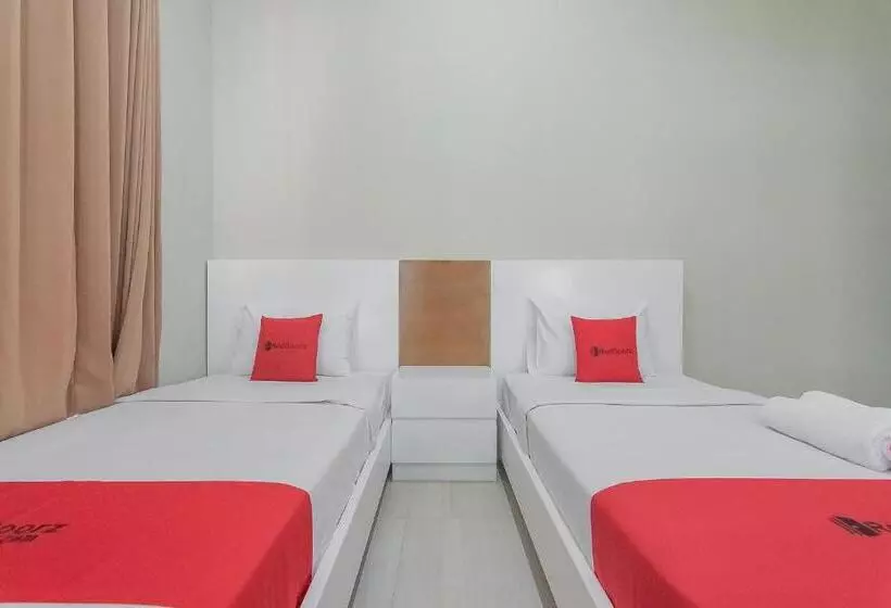 Majatalo Reddoorz Resort Syariah Near D Castello Ciater Subang