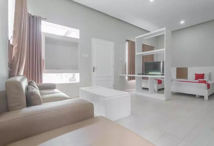 Majatalo Reddoorz Resort Syariah Near D Castello Ciater Subang