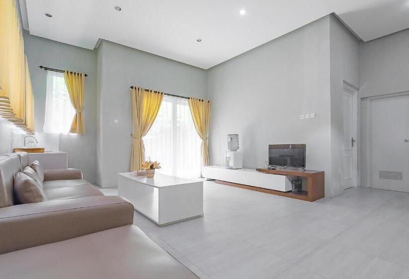 Pensió Reddoorz Resort Syariah Near D Castello Ciater Subang