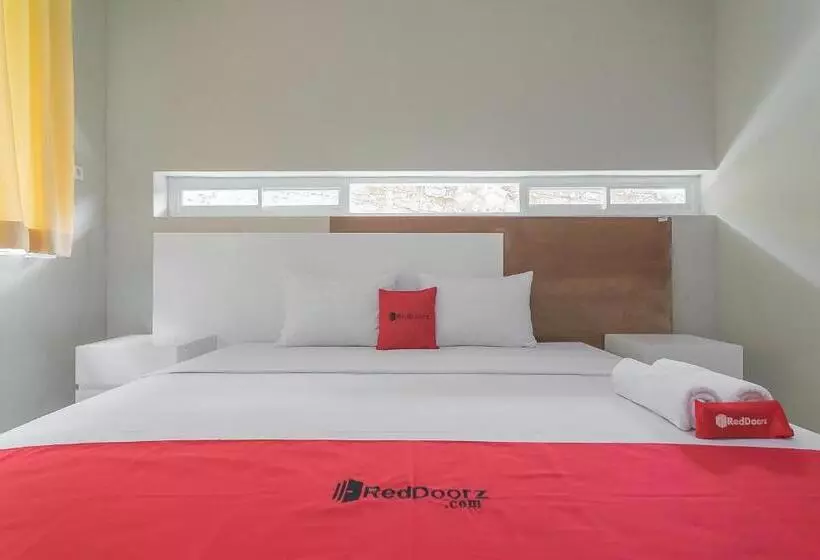 Majatalo Reddoorz Resort Syariah Near D Castello Ciater Subang