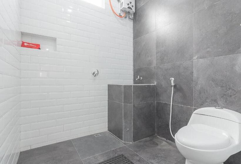 Pensionat Reddoorz Resort Syariah Near D Castello Ciater Subang