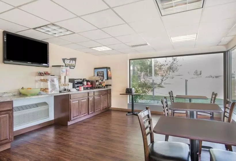 酒店 Boston Natick Travelodge