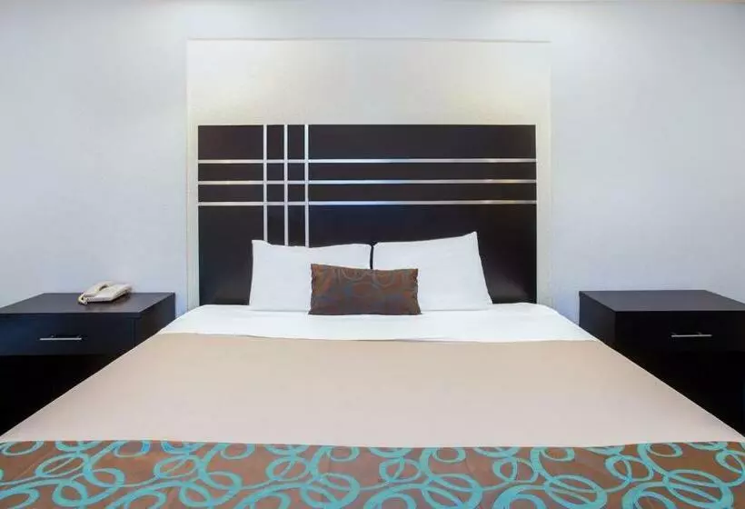 酒店 Travelodge By Wyndham Fresno Yosemite Area