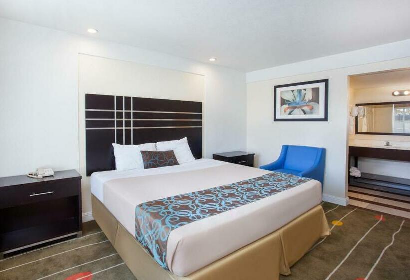 فندق Travelodge By Wyndham Fresno Yosemite Area
