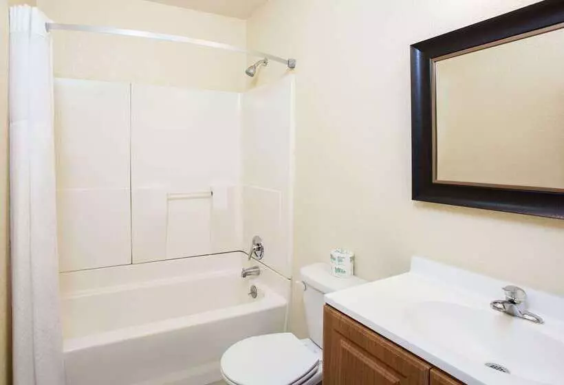 酒店 Travelodge By Wyndham Fresno Yosemite Area