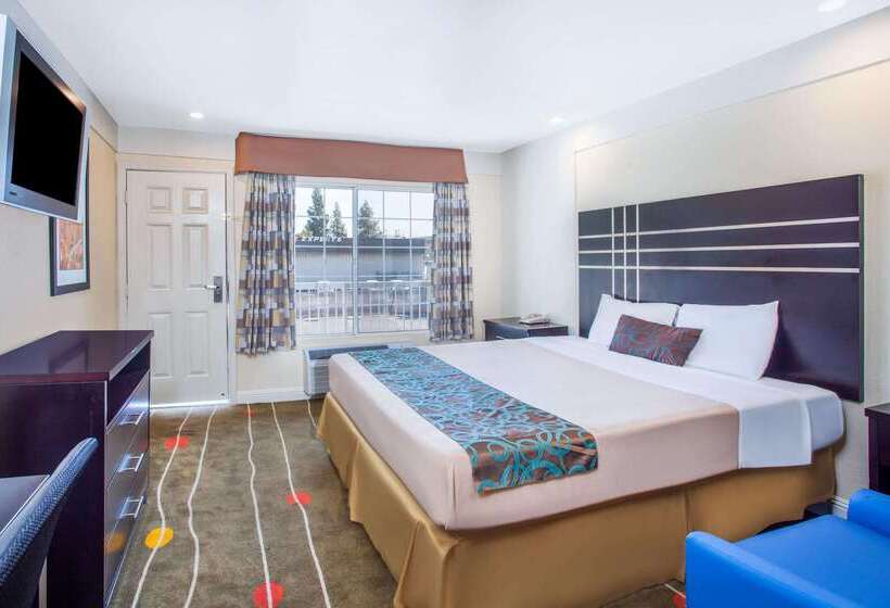 فندق Travelodge By Wyndham Fresno Yosemite Area