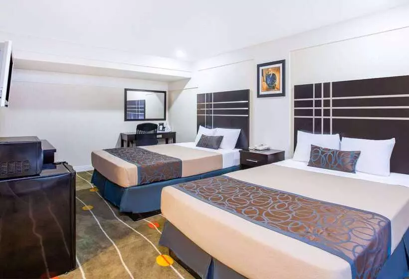 酒店 Travelodge By Wyndham Fresno Yosemite Area