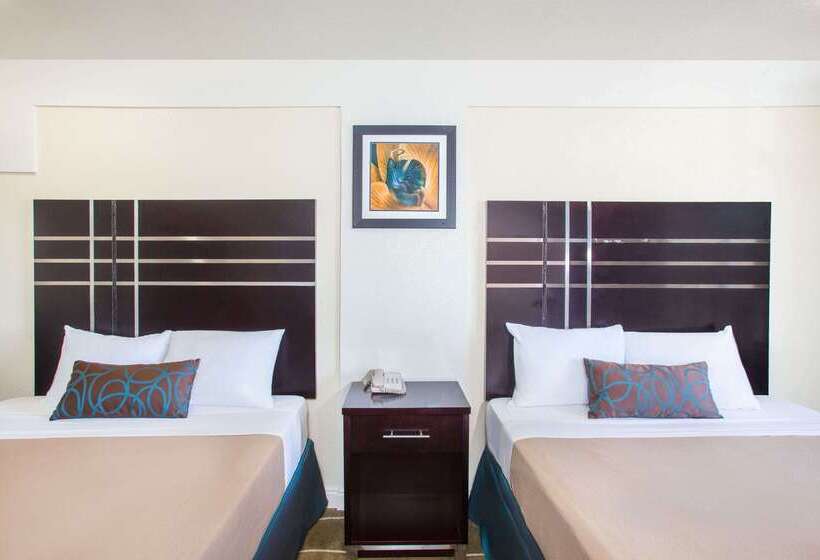 فندق Travelodge By Wyndham Fresno Yosemite Area