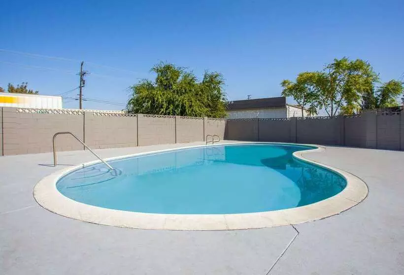 酒店 Travelodge By Wyndham Fresno Yosemite Area