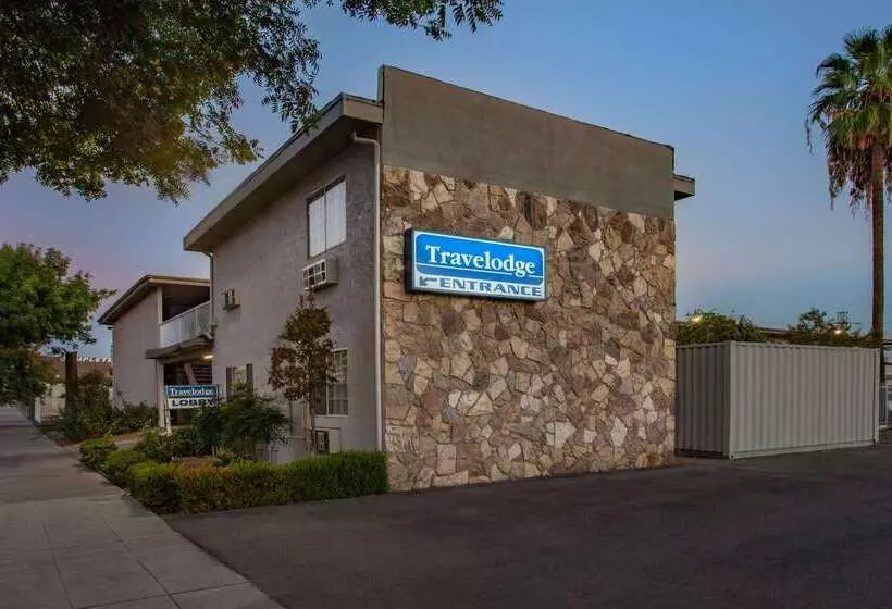 酒店 Travelodge By Wyndham Fresno Yosemite Area