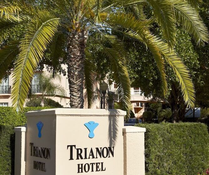 בית מלון כפרי The Capri Inn