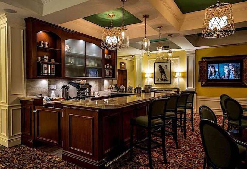 בית מלון כפרי The Capri Inn