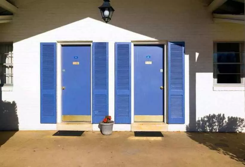 Motelli Budget Host Alexandria