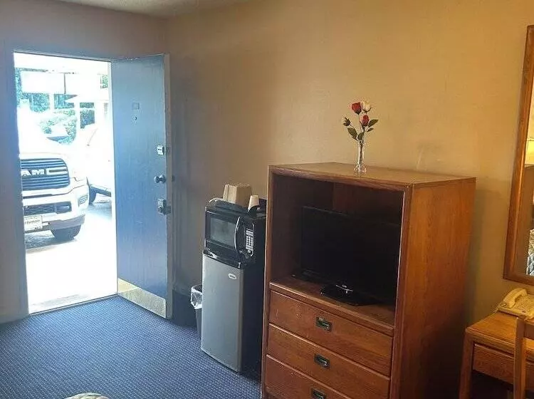 Motelli Budget Host Alexandria