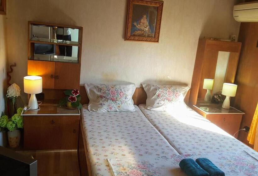 ペンション Diana Guesthouse