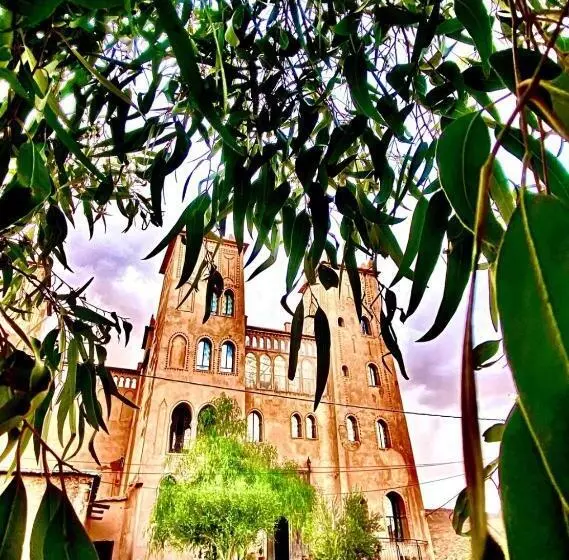 ペンション Kasbah Titrit & Spa