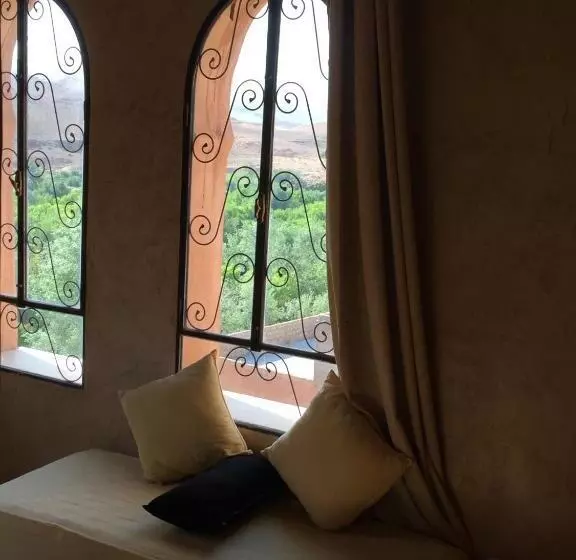 ペンション Kasbah Titrit & Spa