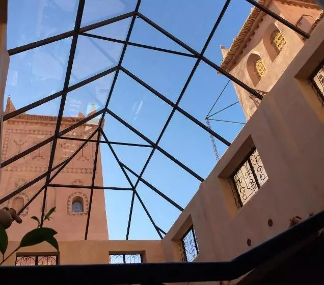 ペンション Kasbah Titrit & Spa