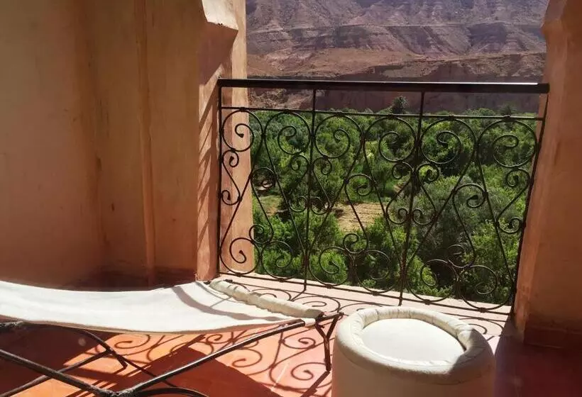 ペンション Kasbah Titrit & Spa