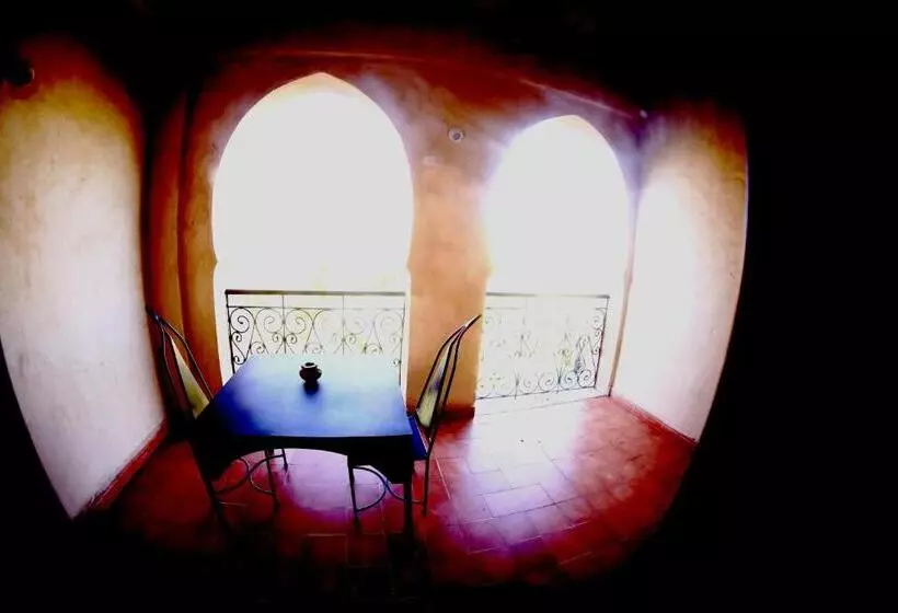 ペンション Kasbah Titrit & Spa