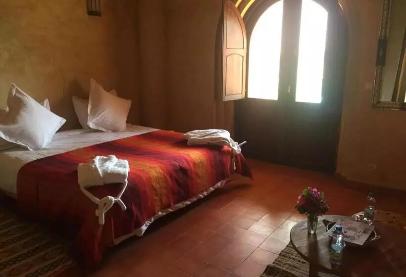 ペンション Kasbah Titrit & Spa