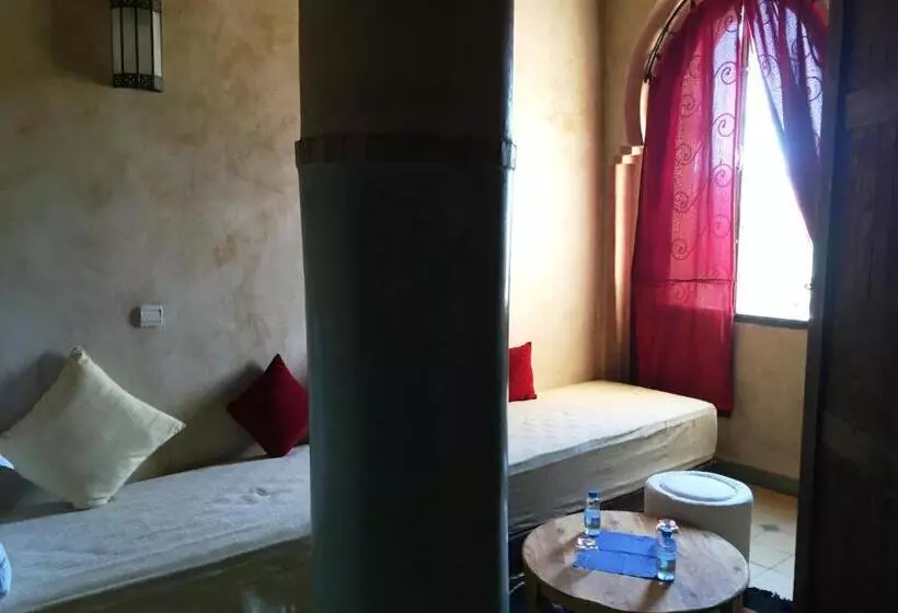 ペンション Kasbah Titrit & Spa