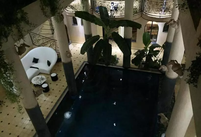 ペンション Kasbah Titrit & Spa