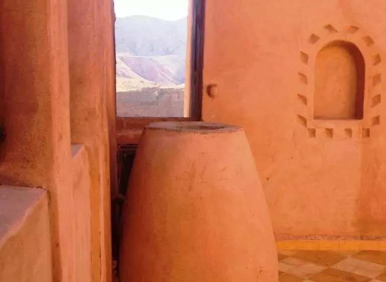 ペンション Kasbah Titrit & Spa
