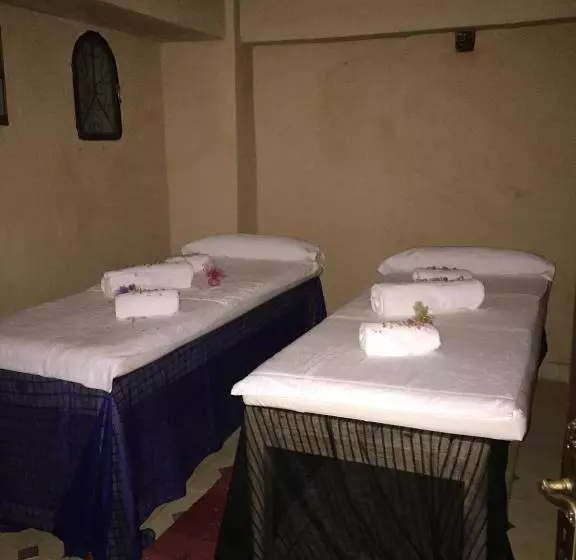 ペンション Kasbah Titrit & Spa