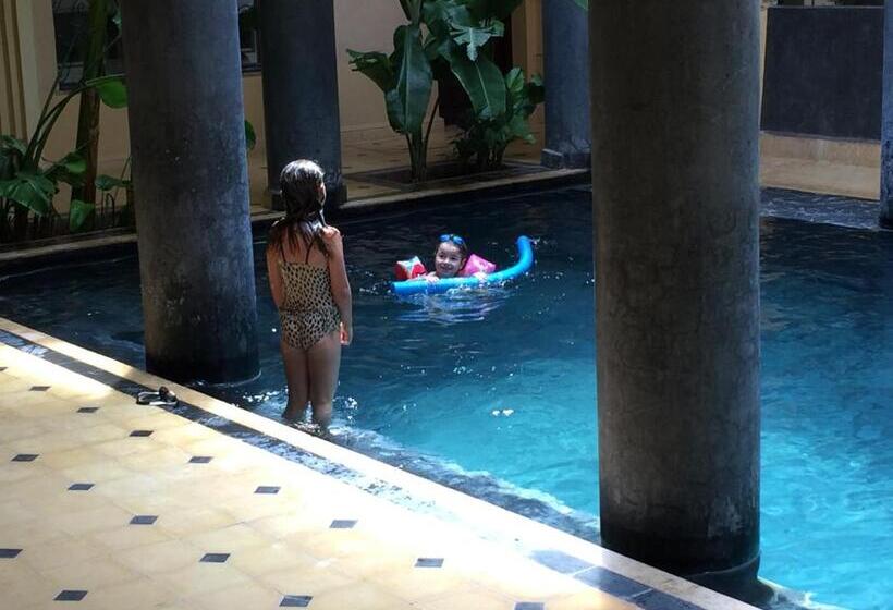 بنسيون Kasbah Titrit & Spa