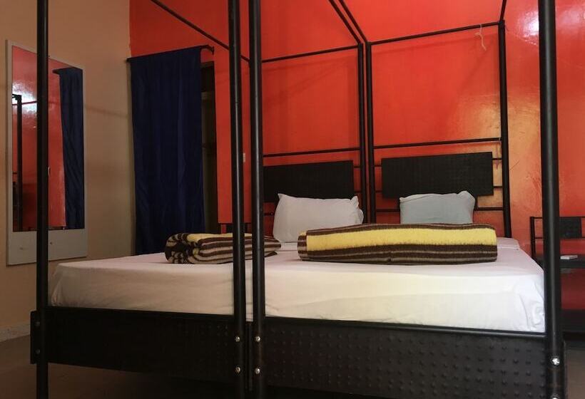 هتل Hôtel Arc En Ciel