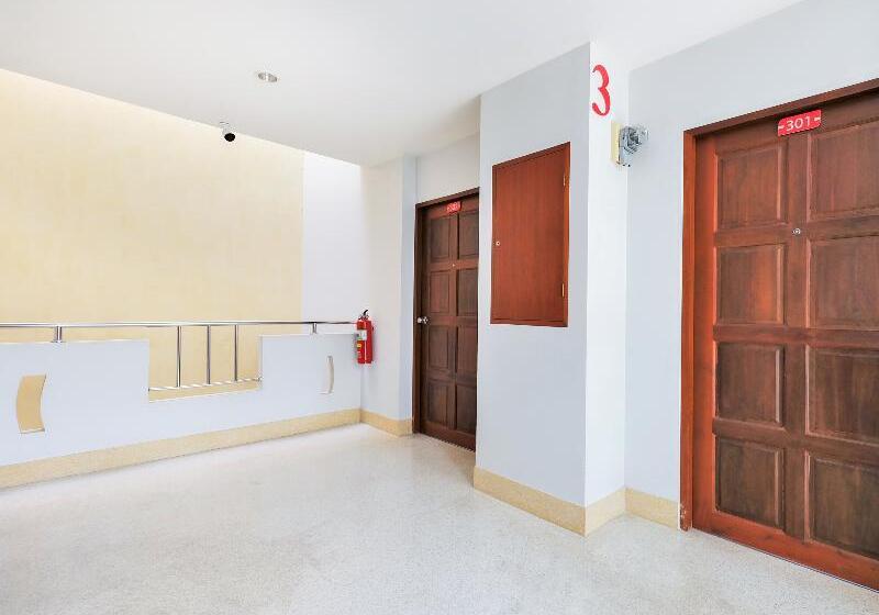 Szálloda Lake View Phuket Place By Oyo Rooms