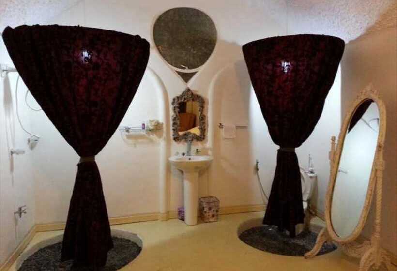 酒店 Titus Poison Garden