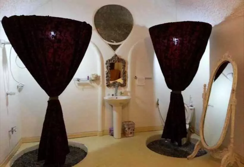 Hotelli Titus Poison Garden