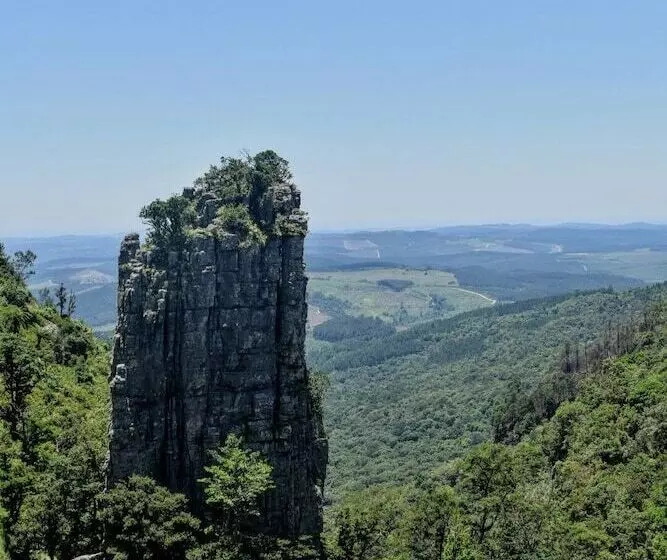 Majatalo D & H Guesthouse