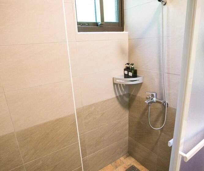 پانسیون Tree House Cafe & Homestay