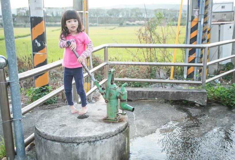 پانسیون Tree House Cafe & Homestay