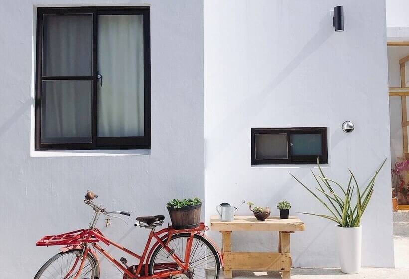 پانسیون Tree House Cafe & Homestay