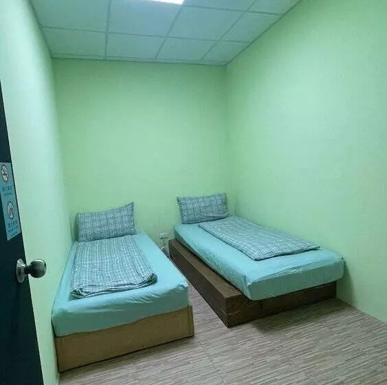 Sun Moon Lake Rainbow Sup Hostel