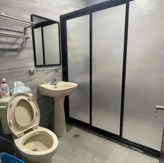 Sun Moon Lake Rainbow Sup Hostel