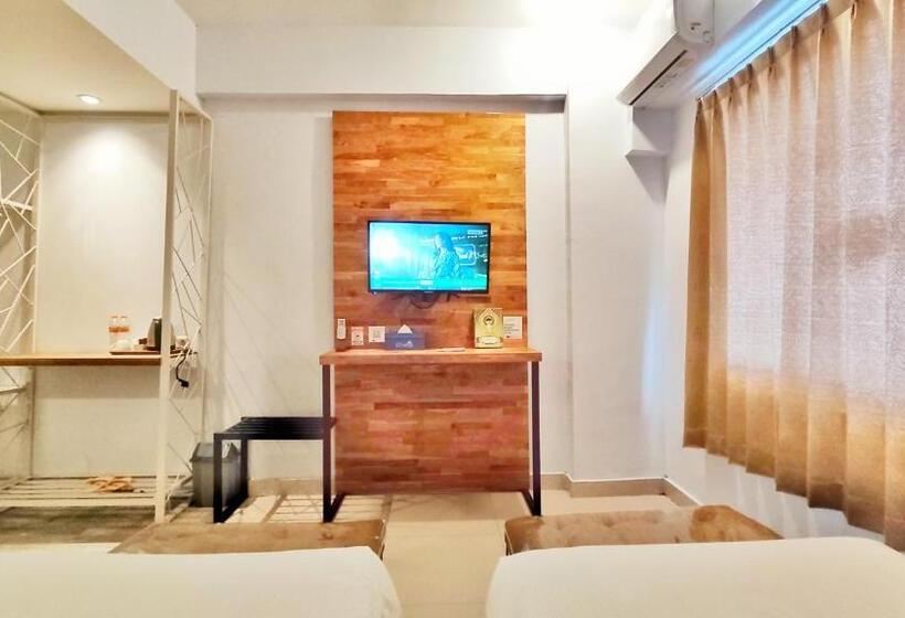 Отель Dela Charis Tuban