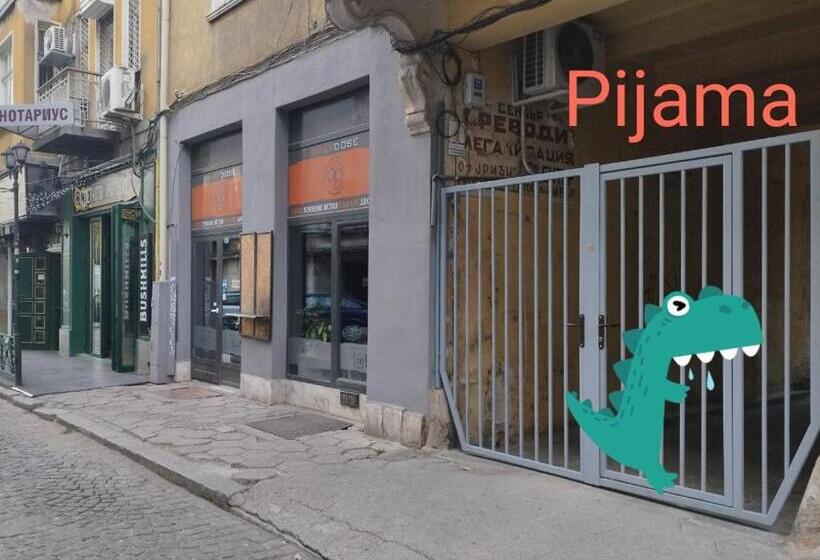 Schronisko Pijama House