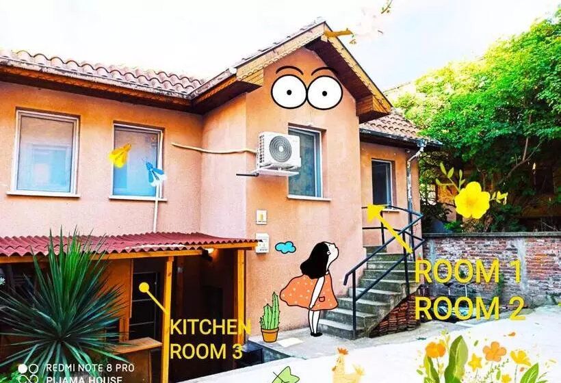 هاستل Pijama House
