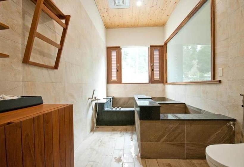 تختخواب و صبحانه Chun Yang Chiefvilla