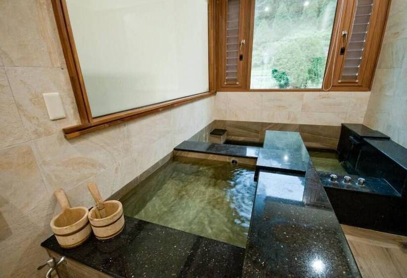 تختخواب و صبحانه Chun Yang Chiefvilla