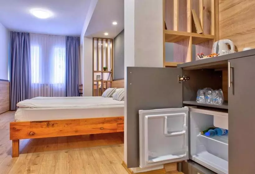 تختخواب و صبحانه Dompes